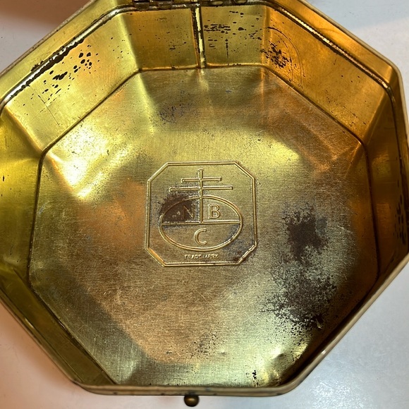 Vintage Nabisco Cookie Tin with snowy winter cabin scene 1930s-40s - Picture 10 of 12